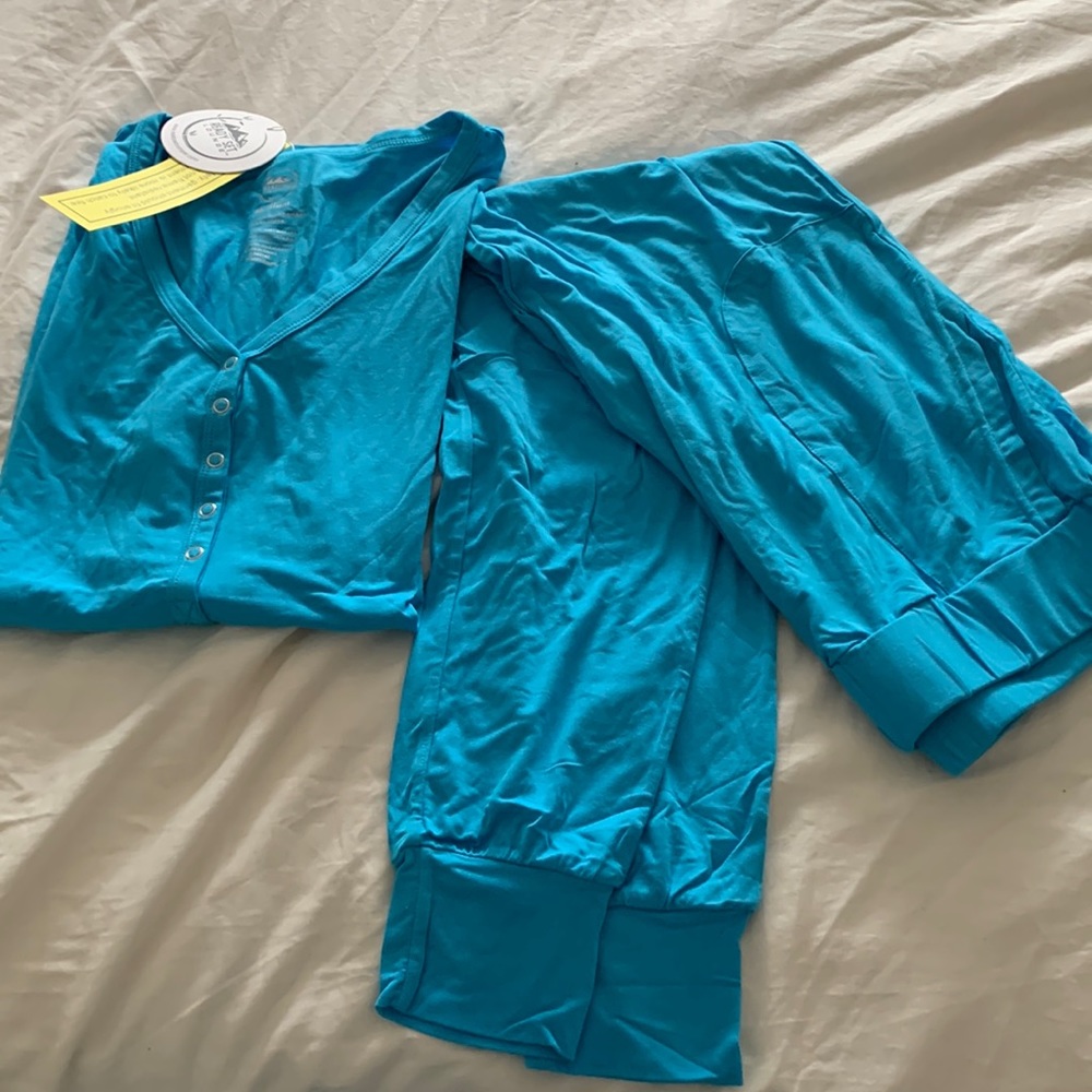 Women 2 pc Loungewear set in Aqua Bamboo viscose